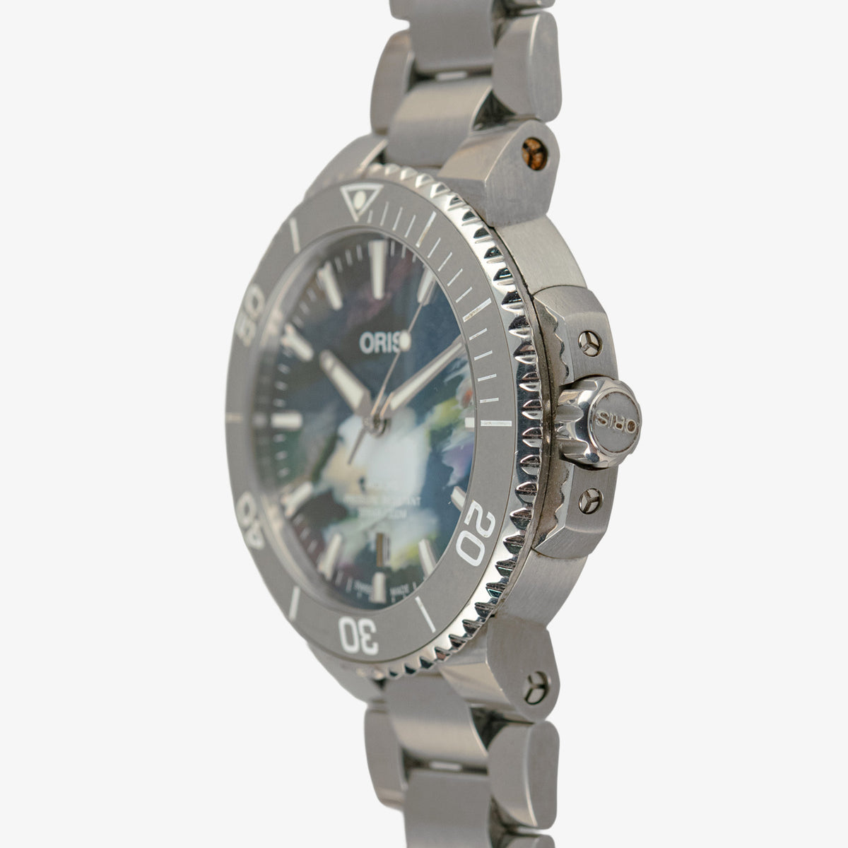 Oris Aquis Date Upcycle Multicolor Dial 41.5mm
